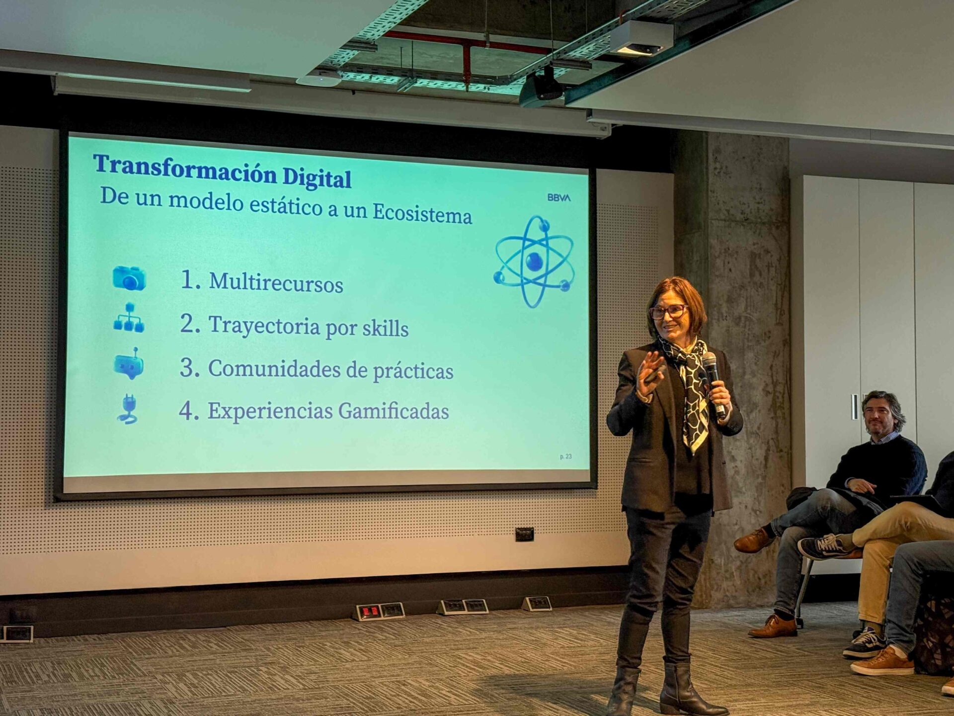 Gobernar el conocimiento en la era de la <b>inteligencia artificial</b> - BBVA thumbnail