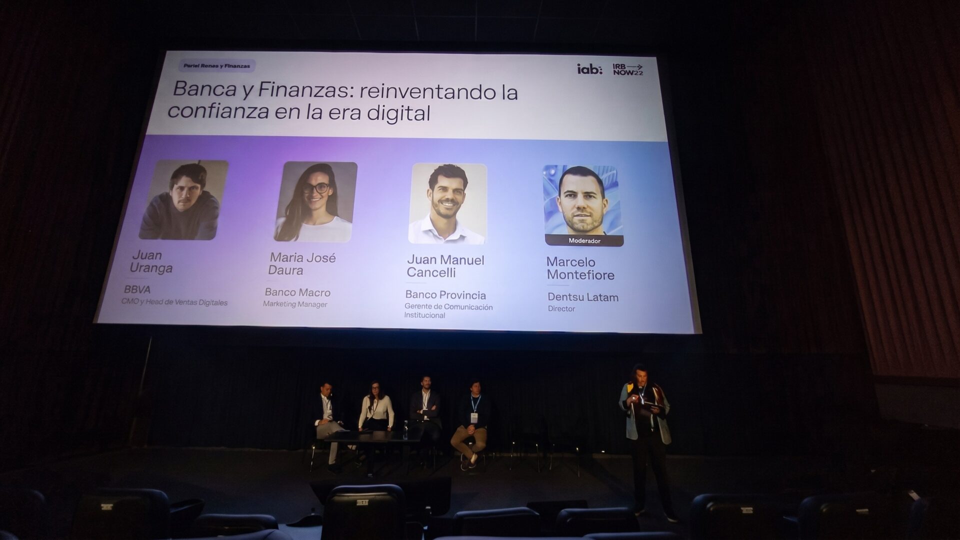 La banca del futuro, <b>inteligencia artificial</b> y presencialidad que genera confianza - BBVA thumbnail