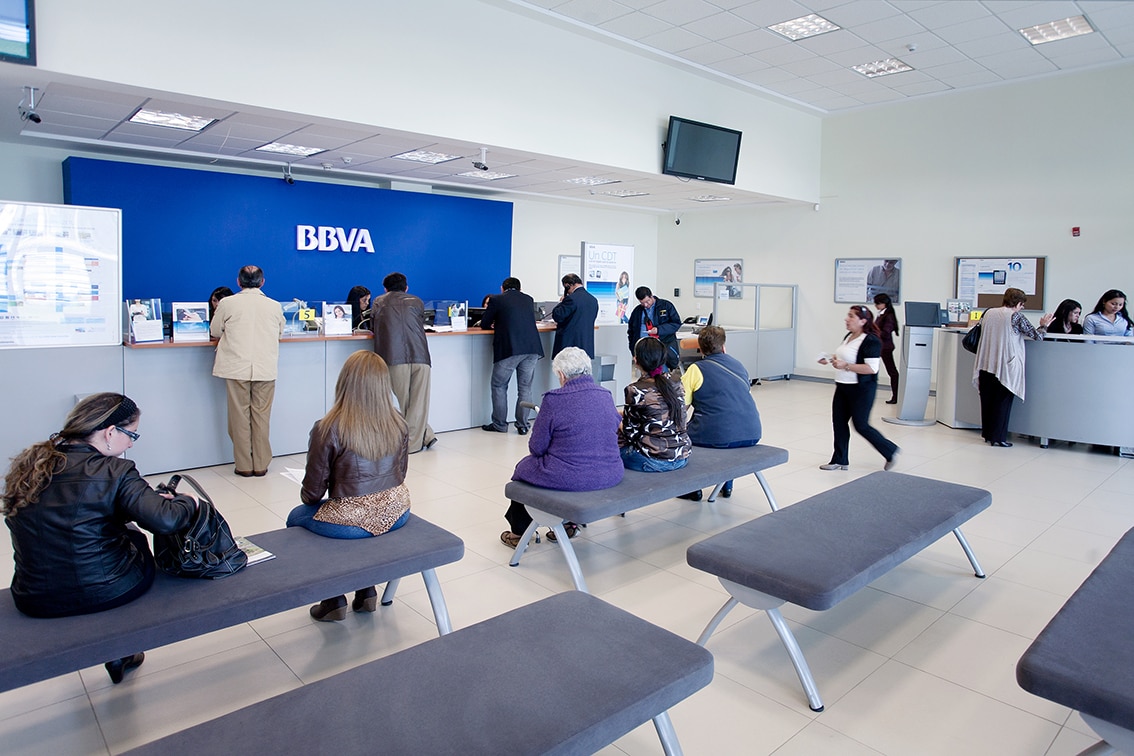 BBVA  BBVA modifica horario de atención de oficinas por 