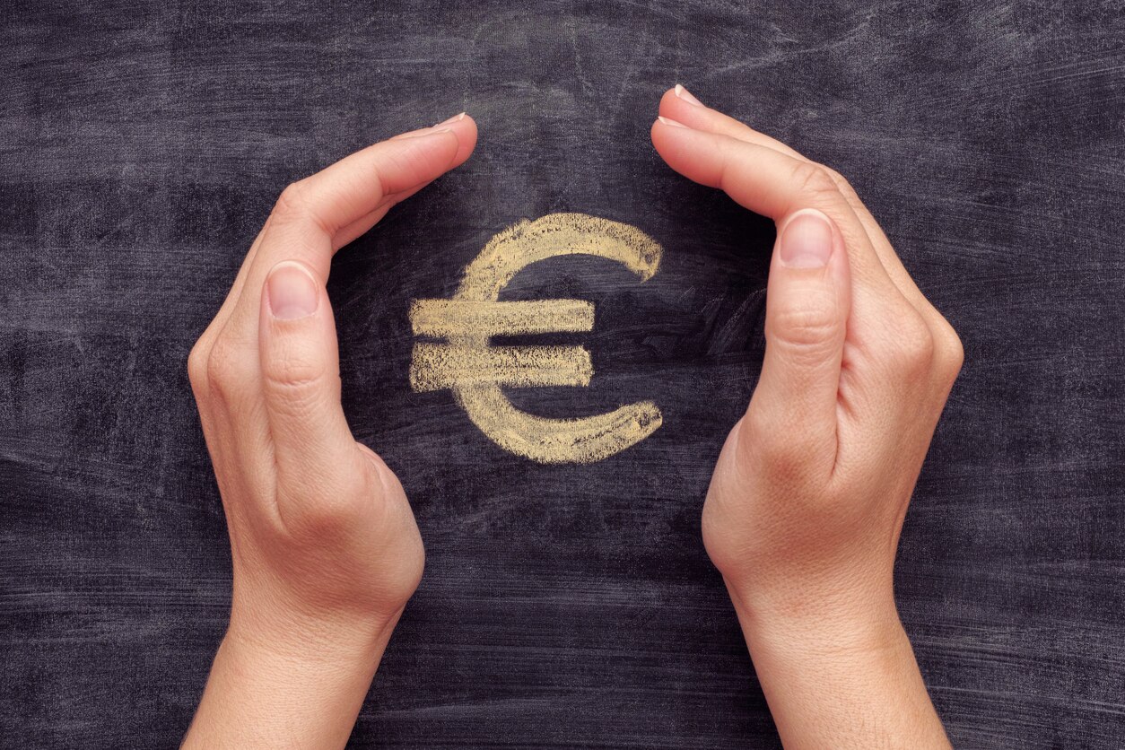 manos dinero euro banco recurso bbva manos dinero euro banco recurso bbva