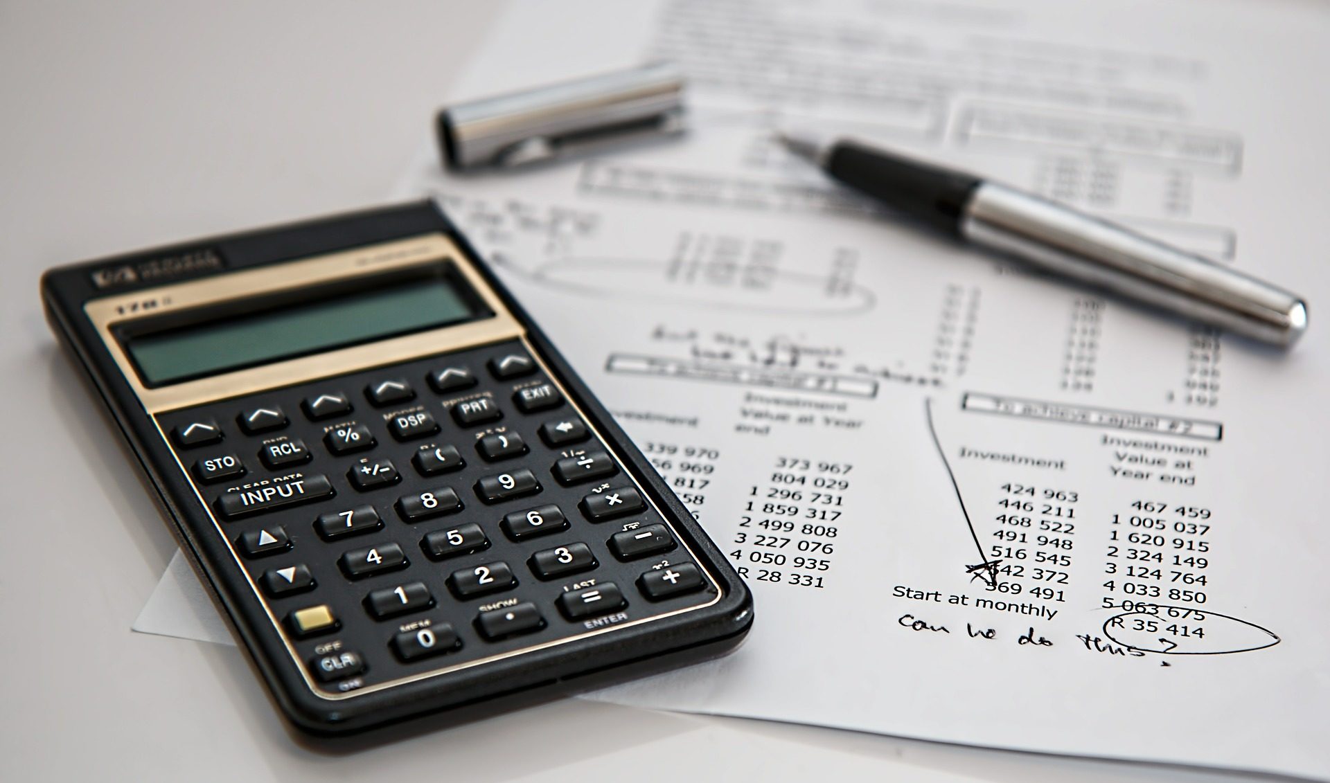 poliza-credito-calculo-intereses-comisiones-gastos-calculadora-cifras-números-prestamos-recurso-BBVA