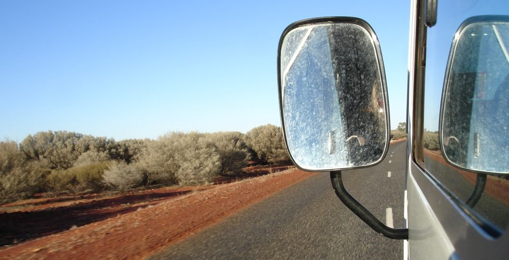 Coche, retrovisor, alquiler, compra, vehículo, recurso, economía, BBVA FOTOGRAFÍA DE Coche, retrovisor, alquiler, compra, vehículo, recurso