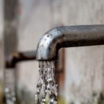 grifo-agua-consumo-liquido-ahorro-gasto-sequia-bbva