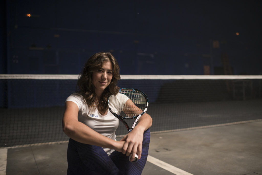 Fotografía de la tenista Garbiñee Muguruza embajadora BBVA durante la grabación del spot de Navidad Fotografía de la tenista Garbiñee Muguruza embajadora BBVA