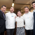 Fotografía de los estudiantes Nahuel Navarro de la Fundacion Camino Abierto y Tomas Delgado de Ott College con los hermanos Roca