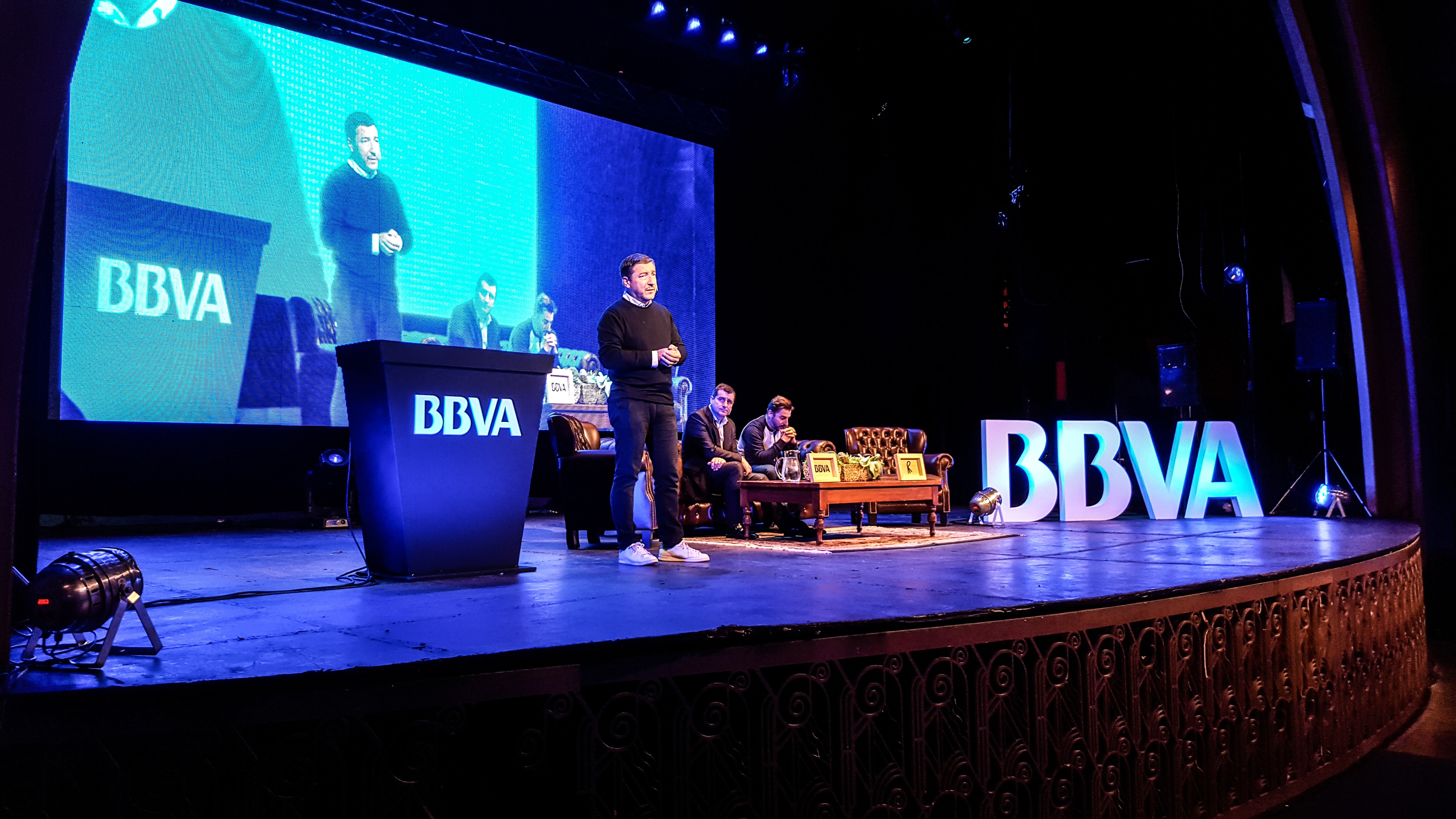 Fotografía de Joan roca en una conferencia de BBVA y El Celler de Can Roca Fotografía de Joan roca en una conferencia de BBVA y El Celler de Can Roca