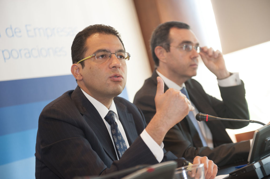 Murcia - BBVA por la presentación del informe Situación Murcia . Presentado por Miguel Cardoso (Izqu) economista de jefe de BBVA Research y acompañado por Alberto Charro Dr. Territorial Este de BBVA. EFE/Javier Carrión Miguel Cardoso y Alberto Charro de BBVA Research en Situación Murcia