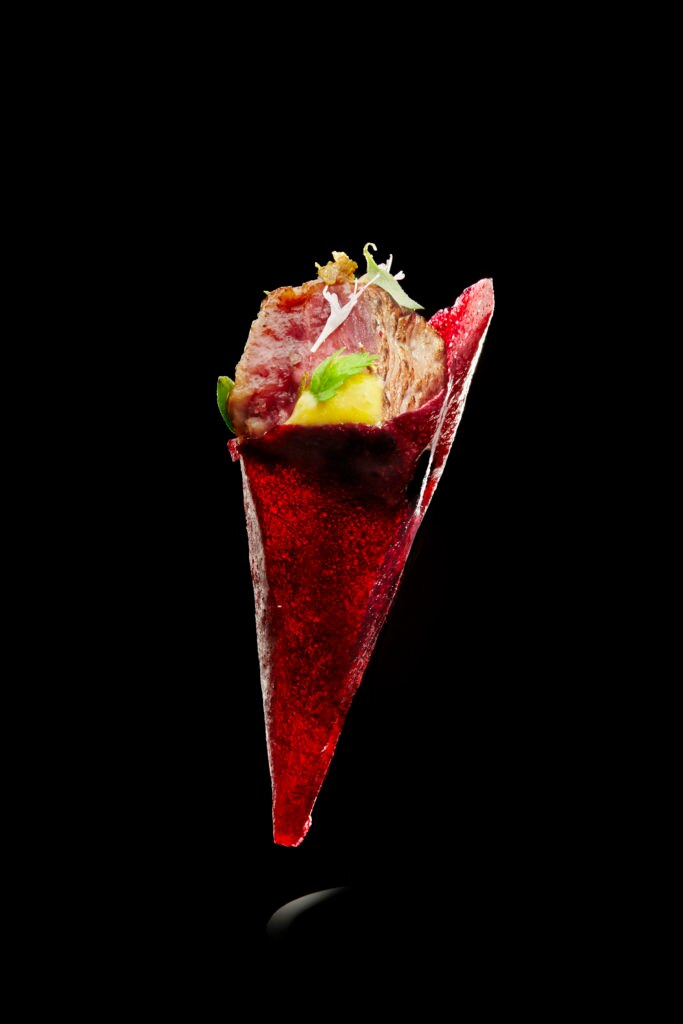 Taco de Asado con mayonesa de chimichurri Argentina Celler de Can Roca Fotografía de un Taco de Asado con mayonesa de chimichurri Argentina de El Celler de Can Roca BBVA