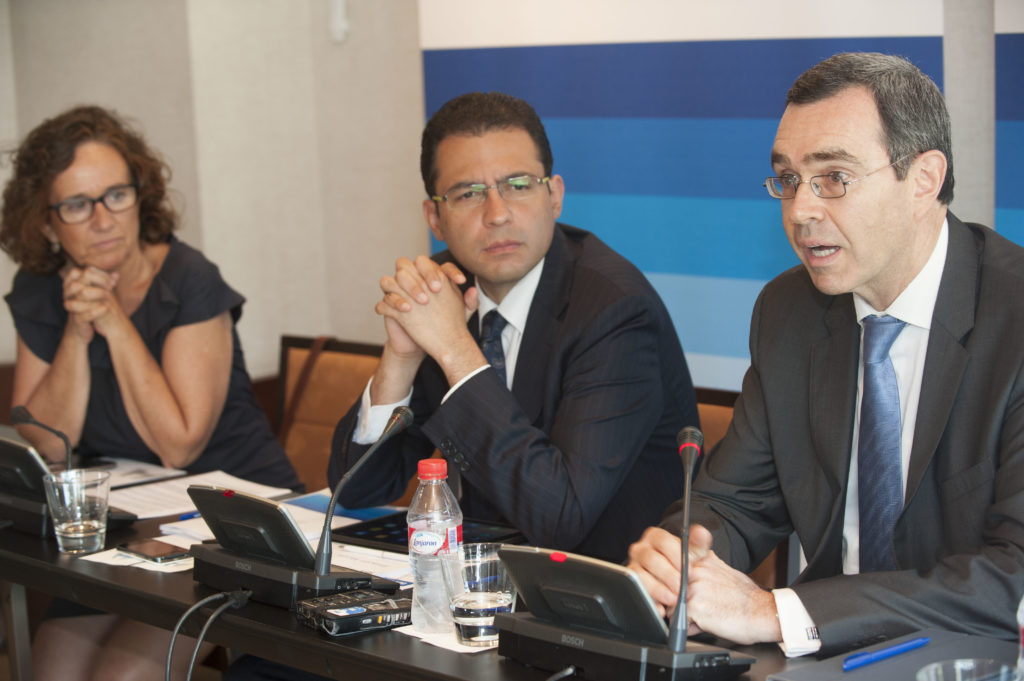 Murcia - BBVA por la presentación del informe Situación Murcia . Presentado por Miguel Cardoso (Izqu) economista de jefe de BBVA Research y acompañado por Alberto Charro Dr. Territorial Este de BBVA. EFE/Javier Carrión Imagen Miguel Cardoso y Alberto Charro de BBVA Research en Situación Murcia