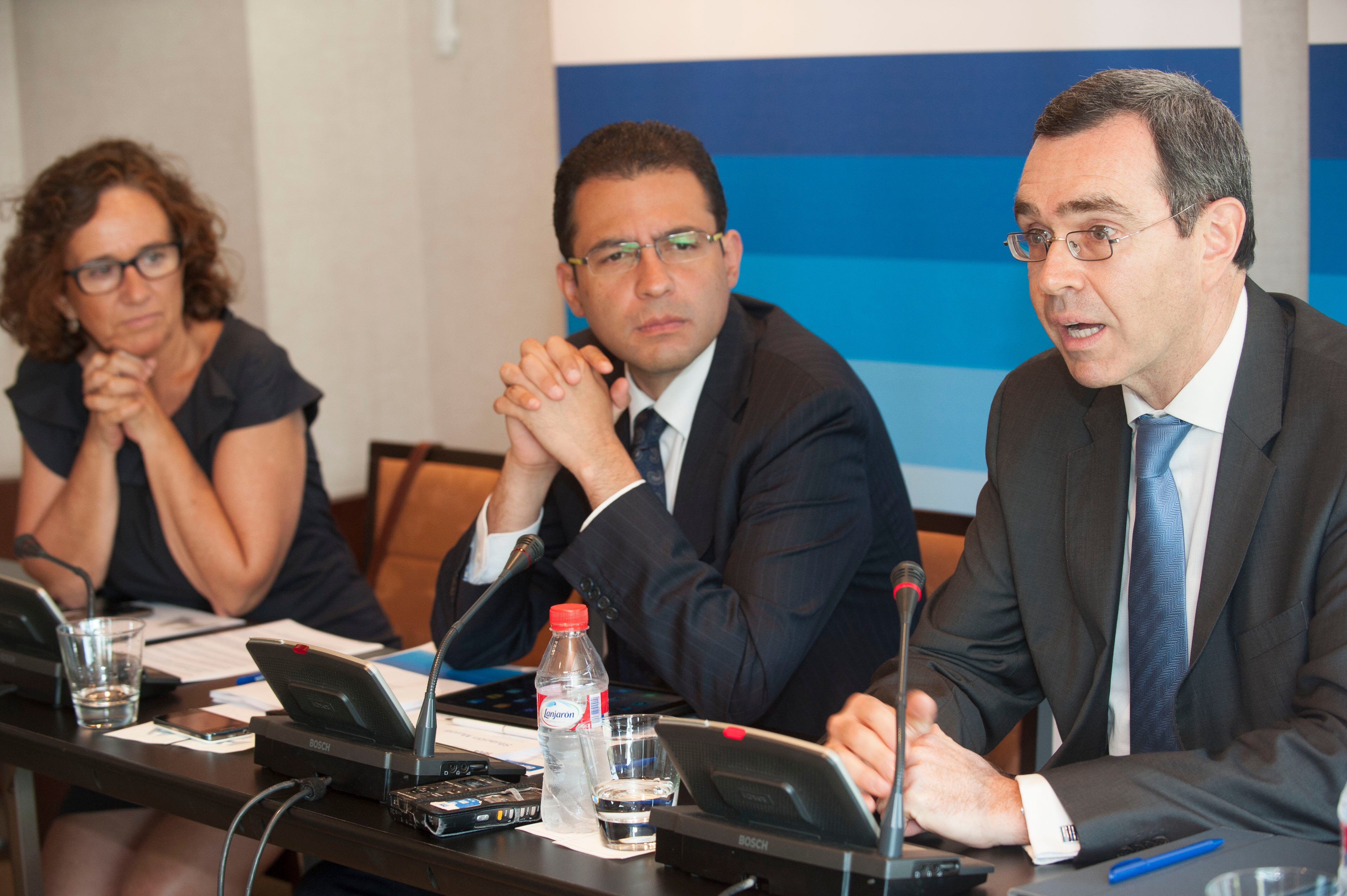 Murcia - BBVA por la presentación del informe Situación Murcia . Presentado por Miguel Cardoso (Izqu) economista de jefe de BBVA Research y acompañado por Alberto Charro Dr. Territorial Este de BBVA. EFE/Javier Carrión Imagen Miguel Cardoso y Alberto Charro de BBVA Research en Situación Murcia