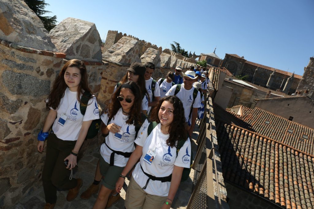 La expedición de la Ruta BBVA 2015 en las murallas de Ávila Participantes de la Ruta BBVA en la audiencia con rey el Felipe VI en el Palacio de la Zarzuela