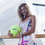 Fotografía de la tenista Garbiñe Muguruza durante su visita a la Ciudad BBVA