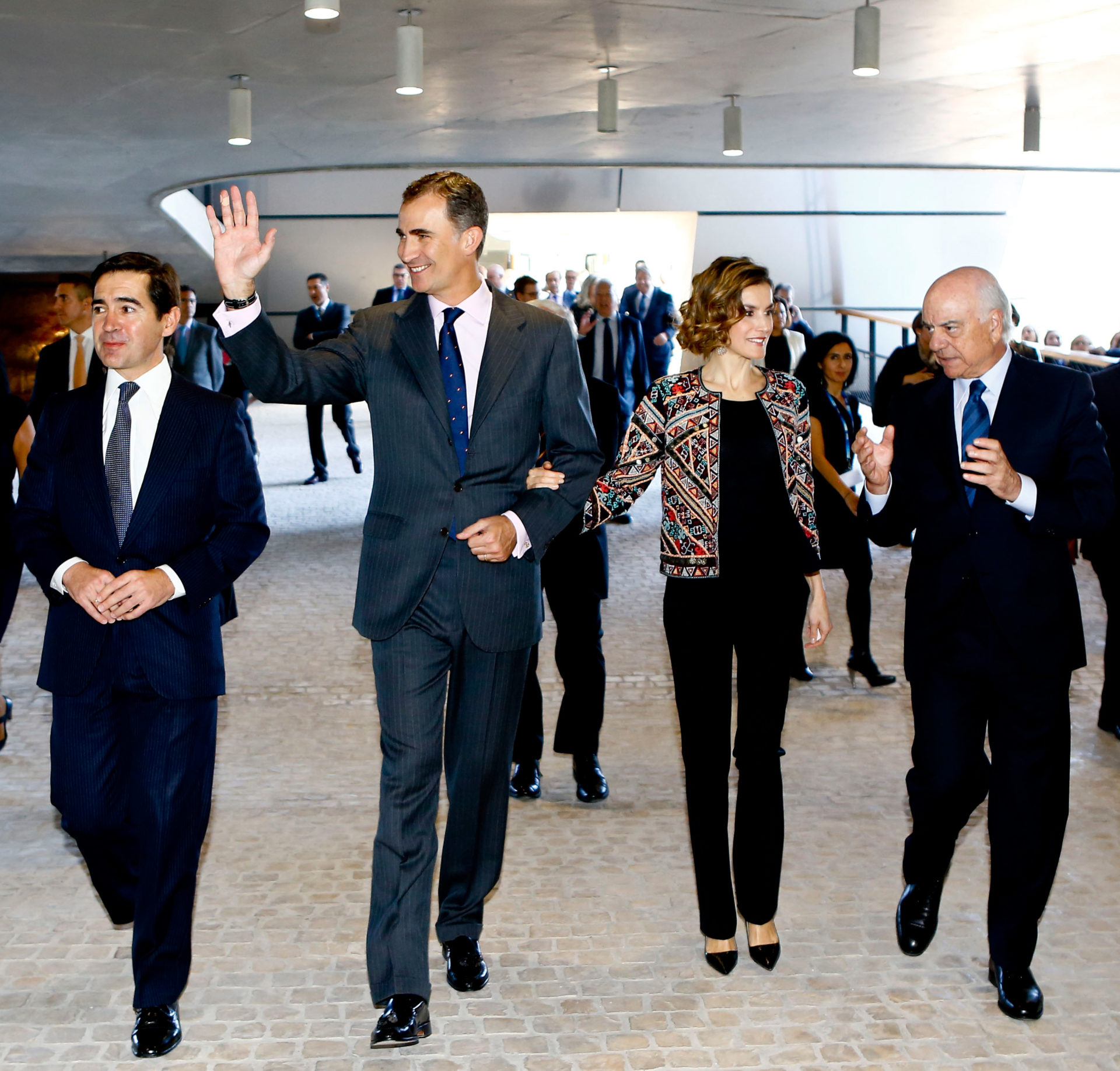 Los Reyes de España junto a Francisco González y Carlos Torres en la Vela