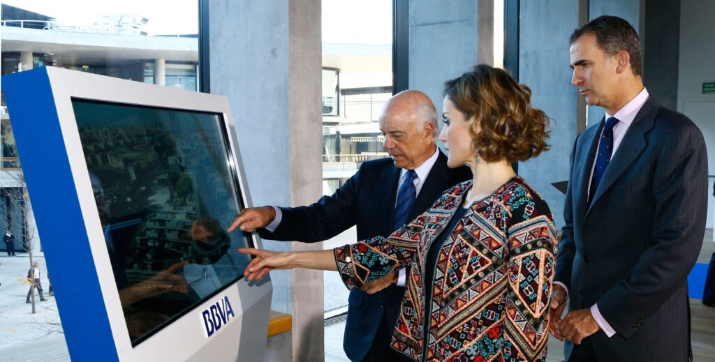 Los Reyes de España posan junto a Francisco González en la Vela Los Reyes de España posan junto a Francisco González en la Vela