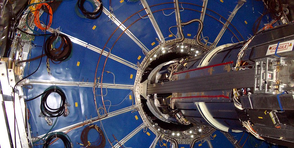 Imagen del TPC (Time Projection Chamber) del detector de partículas Alice del Gran Colisionador de Hadrones. Fotografía del Sistema ALICE de rastreo de partículas del Gran Colisionador de Hadrones.