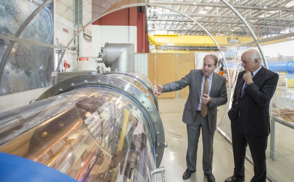 Fotografía del Presidente de la Fundación BBVA visita el CERN ©2015 CERN