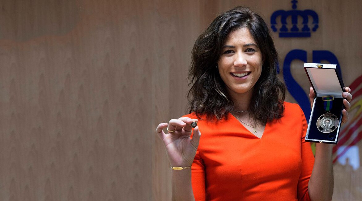 Fotografía Garbiñe Muguruza recibe la medalla de bronce al Mérito Deportivo por su gran aportación al deporte español en 2015