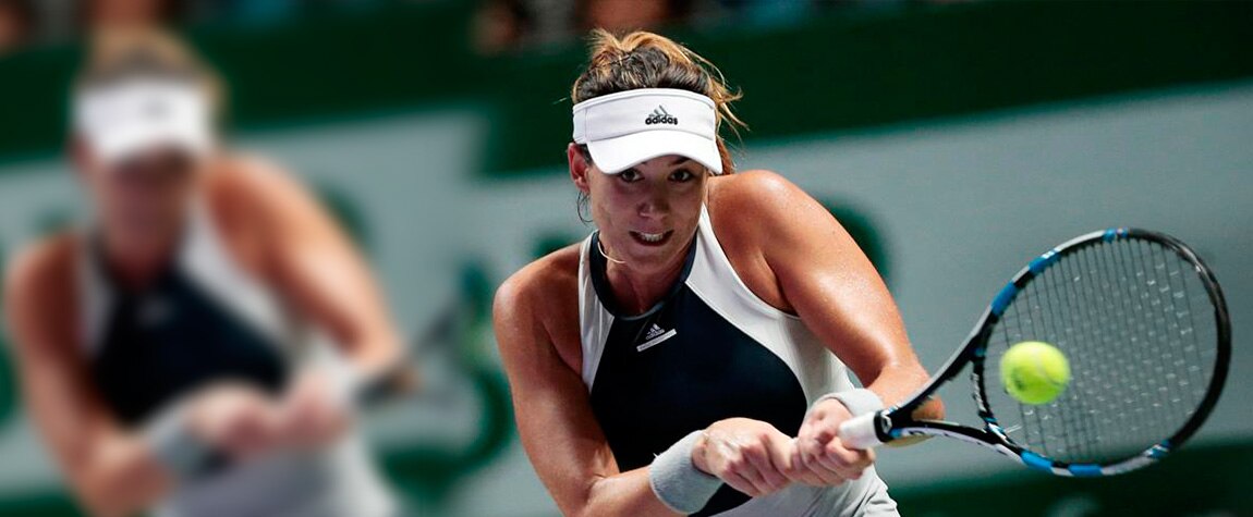 Garbiñe Muguruza durante el partido de semifinales de las WTA Finals de Singapur 2015 contra la polaca Agnieszka Radwanska Fotografía Garbiñe Muguruza durante el partido de semifinales de las WTA Finals de Singapur 2015