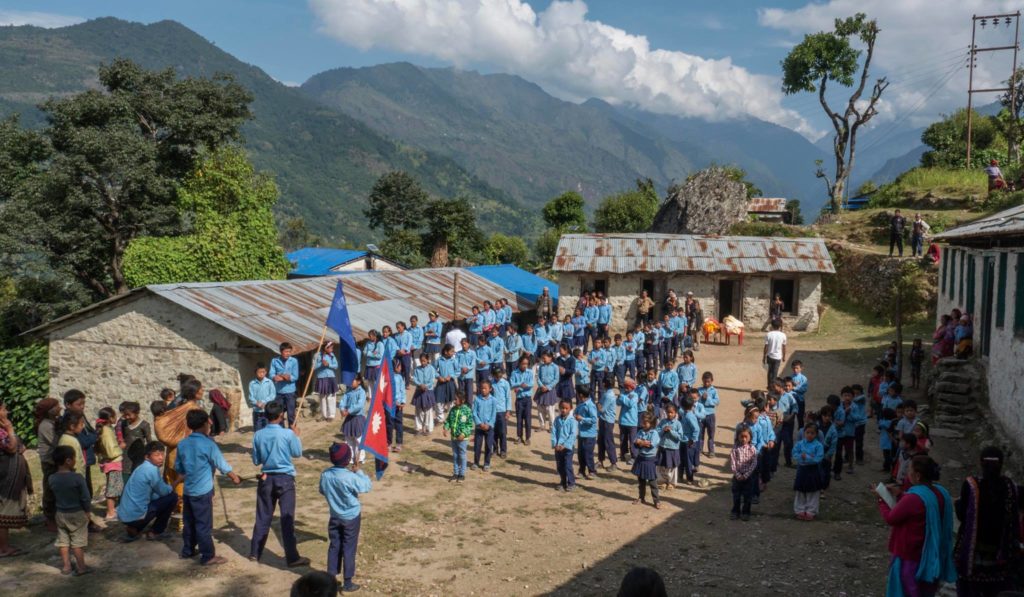 Comienza el trekking solidario de Carlos Soria y ADH - Escuela de Pawai Fotografía: Comienza el trekking solidario de Carlos Soria y ADH - Escuela de Pawai