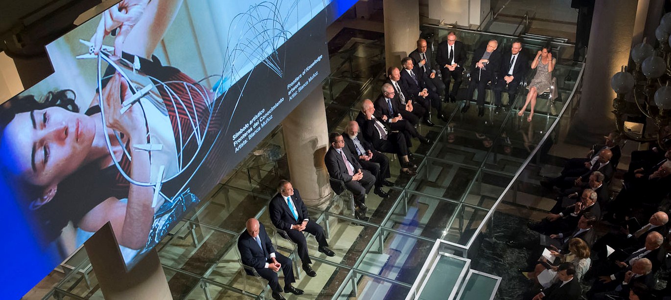 Imagen de los galardonados en la séptima edición de los Premios Fundación BBVA Fronteras del Conocimiento durante la ceremonia de entrega de los premios. Fotografía de los premiados en la séptima edición de los Premios Fundación BBVA Fronteras del Conocimiento