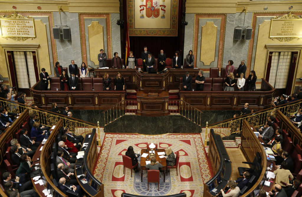 El recién elegido presidente del Congreso, Patxi López (c, fondo), se dirige a los diputados del Congreso durante la sesión constitutiva de la Cámara baja, que ha inaugurado hoy la XI legislatura. EFE Constitución del Congreso de los Diputados