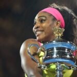 Fotografía Serena Williams con el trofeo Daphne Akhurst Memorial Cup de campeona del Open de Australia 2015