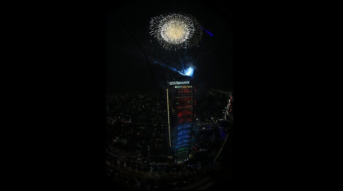 Fuegos artificiales Torre BBVA Bancomer