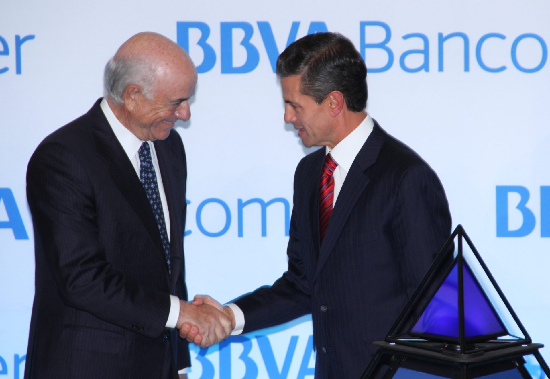 Francisco Gonzalez Y El Presidente De Mexico Enrique Pena Nieto Inauguran La Torre Bbva Bancomer En Ciudad De Mexico Bbva