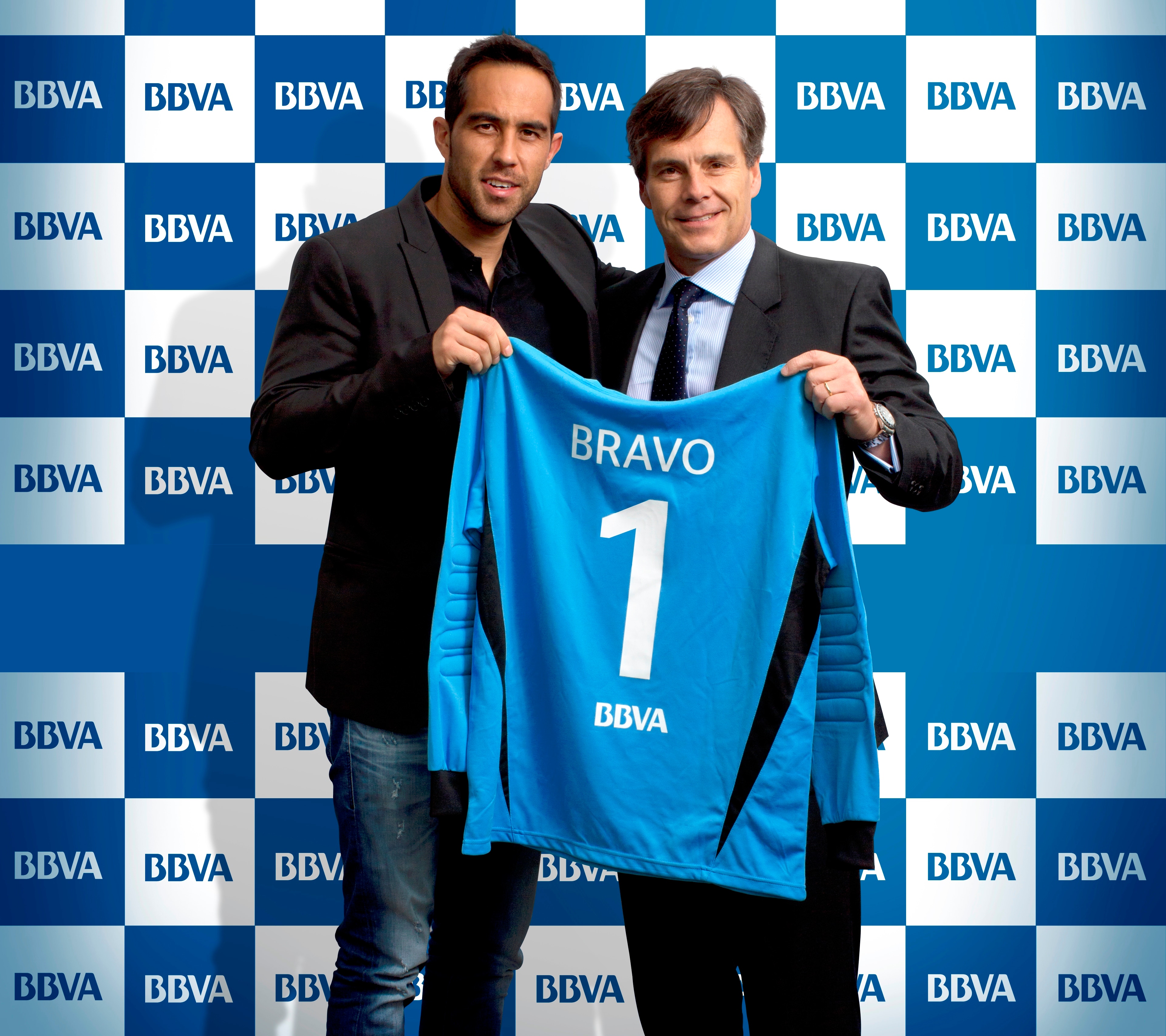 Claudio Bravo y Manuel Olivares Claudio Bravo y Manuel Olivares