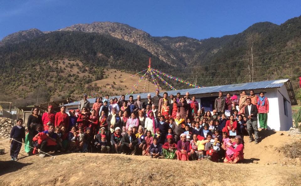 Fotografía: Escuela de Lwasa una vez finalizadas las labores de reconstrucción de Ayuda Directa Himalaya