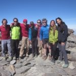 Fotografía: Carlos Soria con un grupo de amigos en la cima del Mulhacén