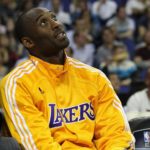 El jugador de Los Angeles Lakers, Kobe Bryant, en el banquillo durante un partido de la NBA | Foto: Europa Press