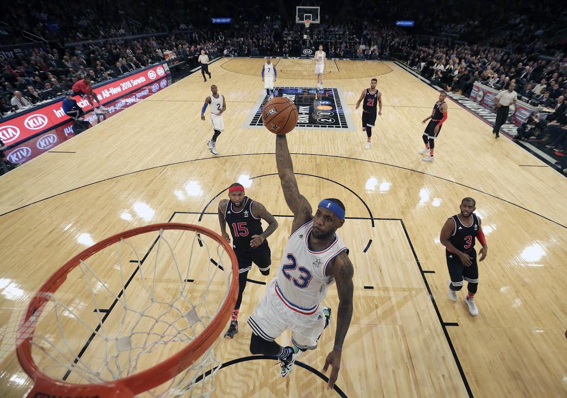 USA BASKETBALL NBA ALL STAR WEEKEND:AGX97. New York (United States), 15/02/2015.- East Team's LeBron James, of the Cleveland Cavaliers, goes to the basket during the NBA All Star game at Madison Square Garden in New York, New York, USA, 15 February 2015. (Baloncesto, Estados Unidos) EFE/EPA/JASON SZENES CORBIS OUT[CORBIS OUT]