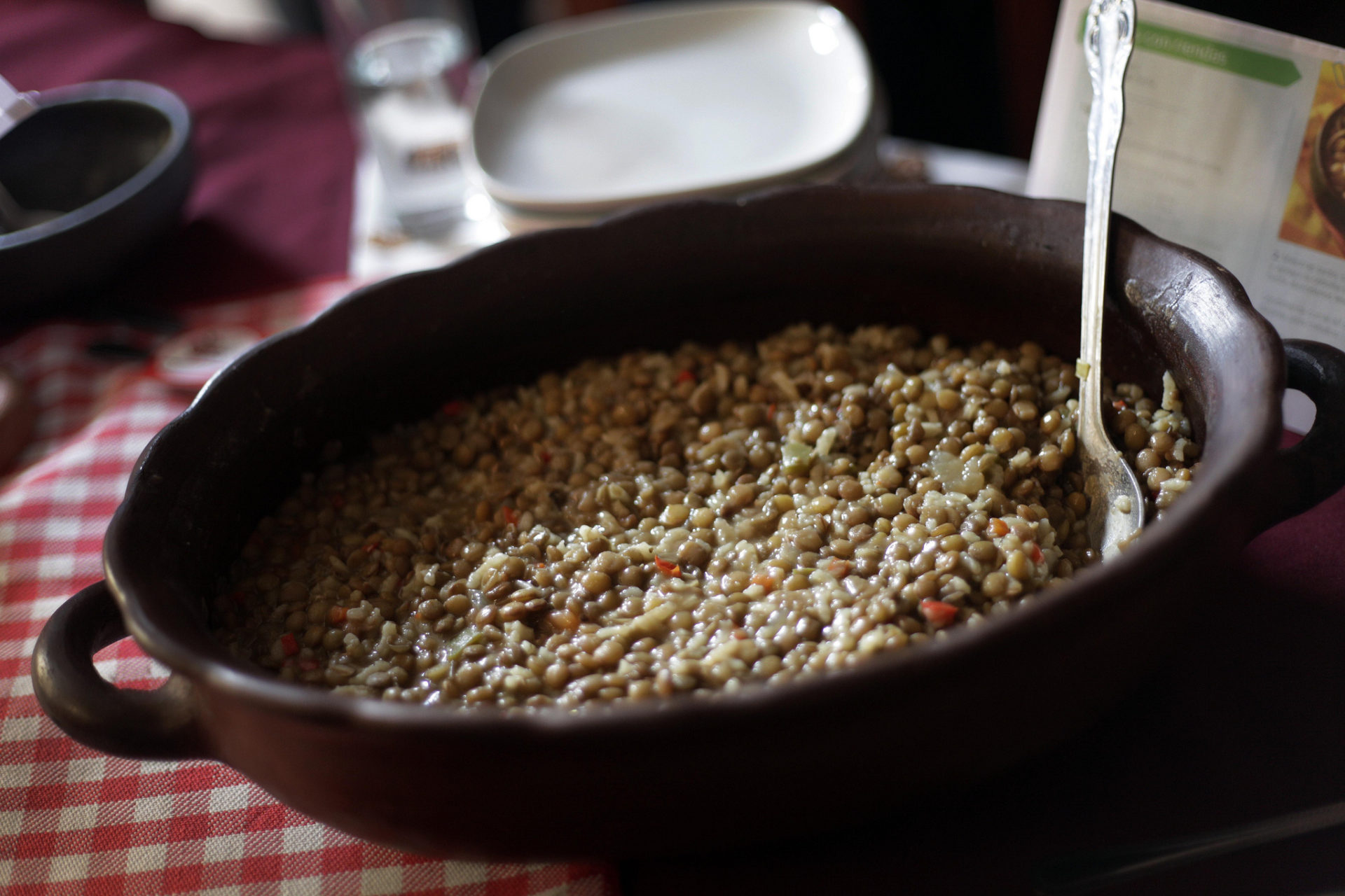 Fotografía de un plato de lentejas
