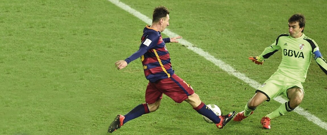 Leo Messi y Marcelo Barovero, durante la final del Mundial de Clubes | Foto: EFE