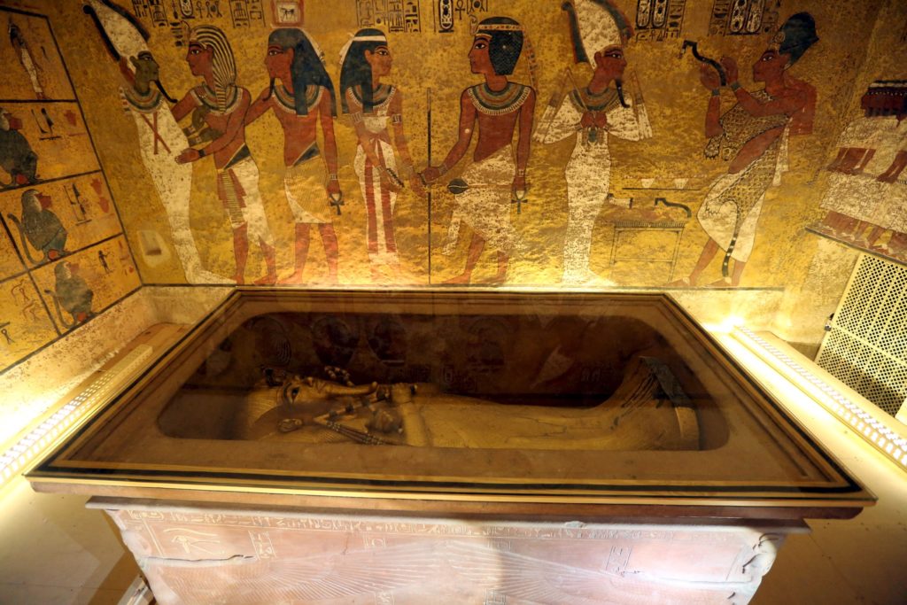 Se encuentran más indicios de que Nefertiti yace tras la tumba de Tutankamon