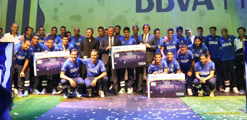 Fotografía presentación tarjeta Talleres BBVA Francés Fotografía presentación tarjeta Talleres BBVA Francés