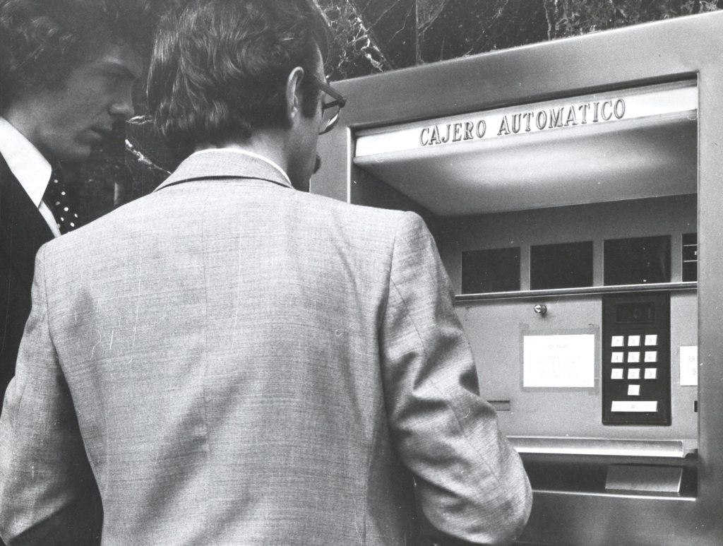 Así era la tecnología de 1970, así es ahora BBVA Así era la tecnología de 1970, así es ahora BBVA