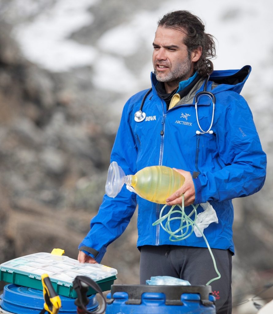 Carlos Martínez es el médico de la Expedición BBVA liderada por Carlos Soria Carlos Martínez es el médico de la Expedición BBVA liderada por Carlos Soria