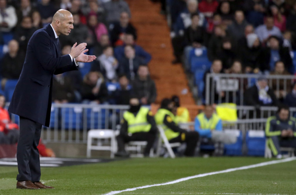 El entrenador francés del Real Madrid, Zinedine Zidane, durante un partido de Liga BBVA