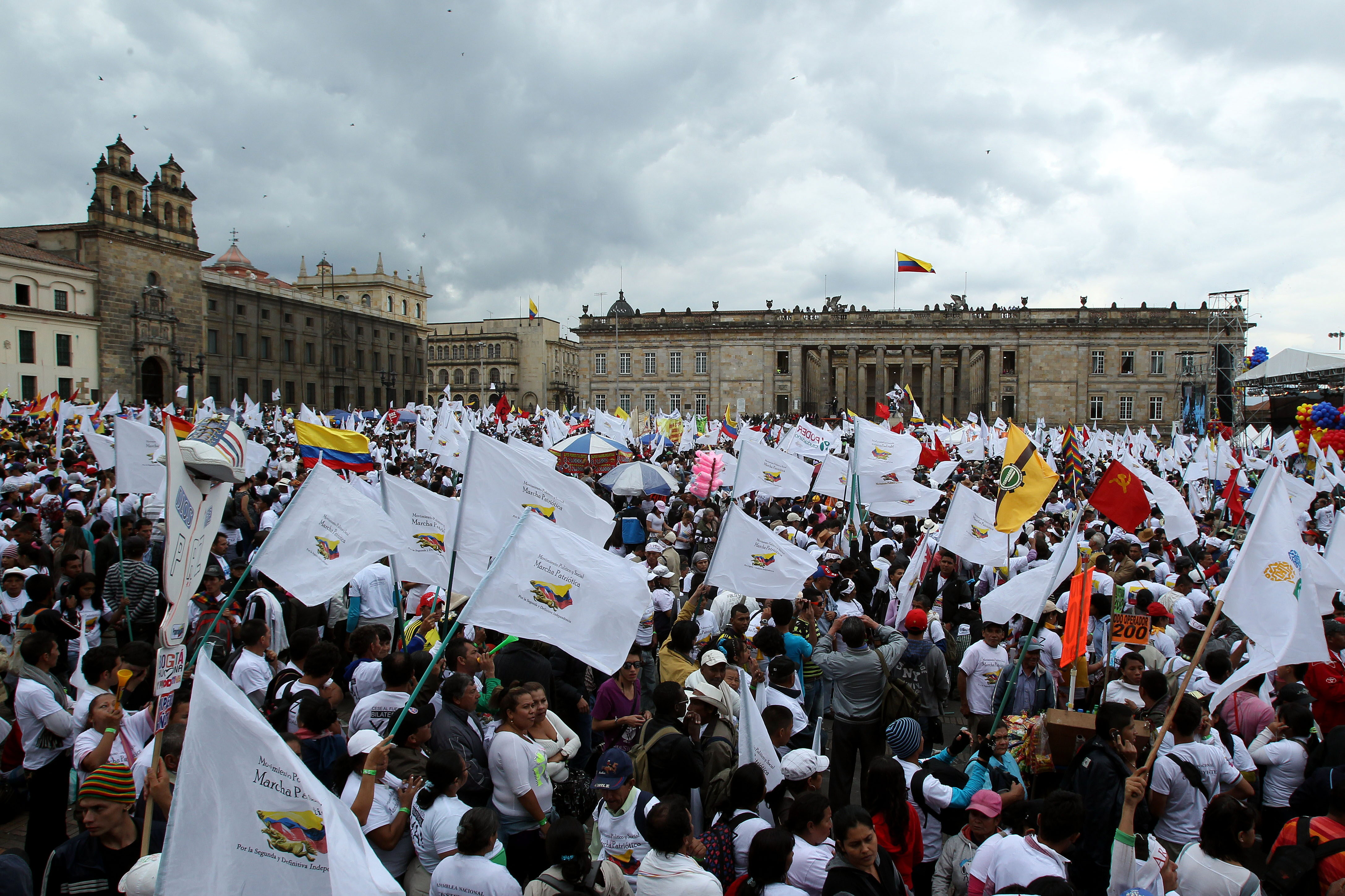Imagen de COLOMBIA Proceso de PAZ Manifestación 2013 Bogotá Imagen de COLOMBIA Proceso de PAZ Manifestación 2013 Bogotá