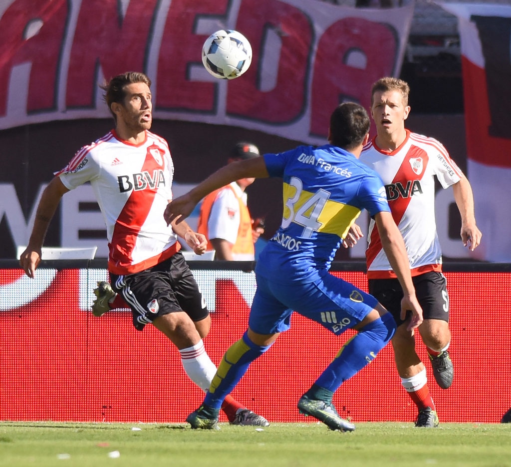 Fotografía de un encuentro entre los equipos de fútbol argentino, Boca y River, patrocinados por BBVA Francés Fogografía encuentro Boca - River