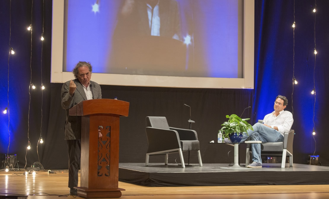El escritor y crítico literario argentino, Ricardo Piglia, en el Hay Festival de 2014 Fotografía de Ricardo Piglia en el Hay Festival de 2014