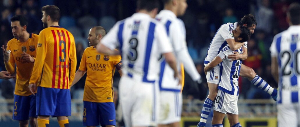 El Barcelona cayó en Anoeta y se aprieta la lucha por la Liga BBVA | Foto: EFE El Barcelona cayó en Anoeta y se aprieta la lucha por la Liga BBVA | Foto: EFE