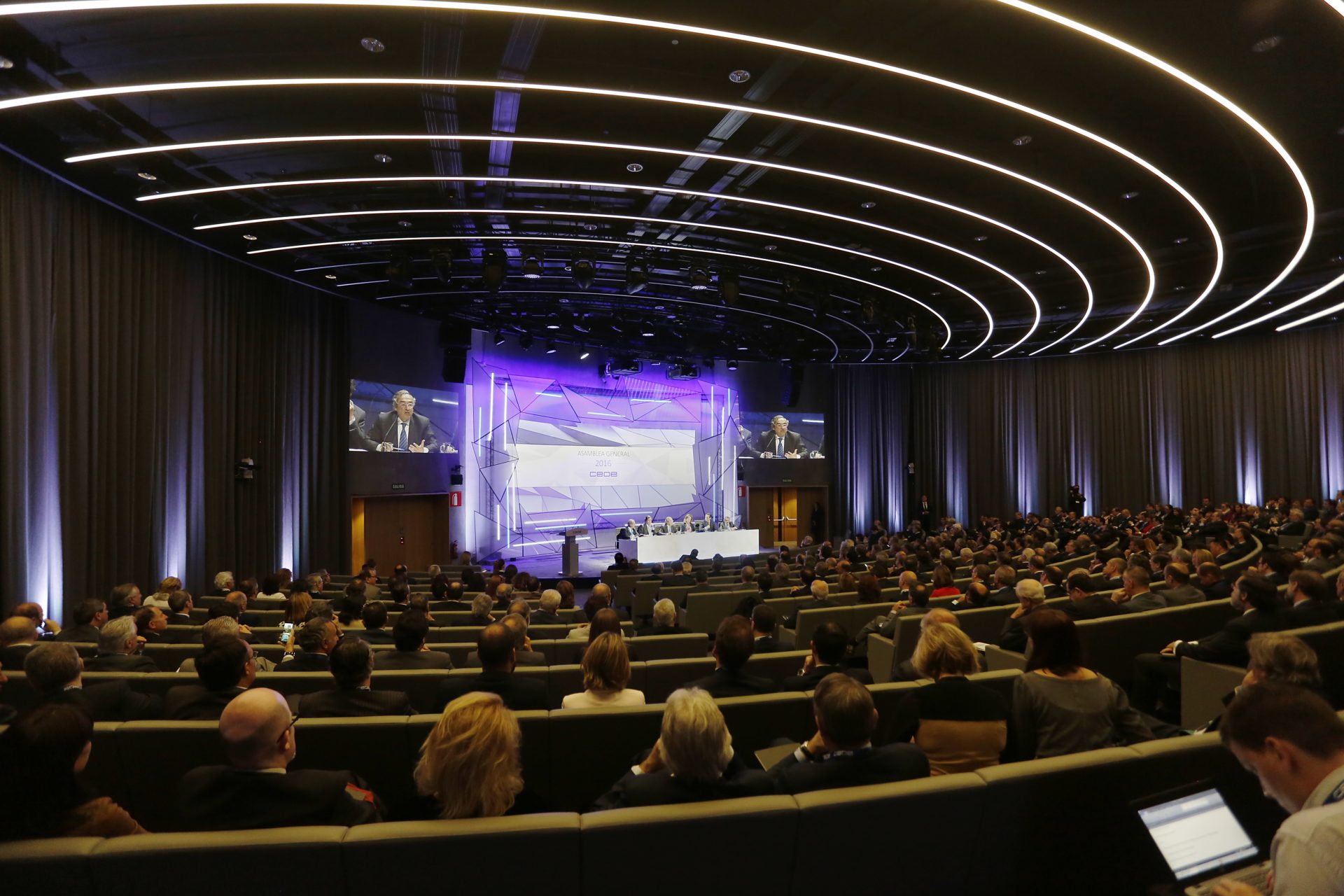 Acto de la CEOE en la Ciudad BBVA