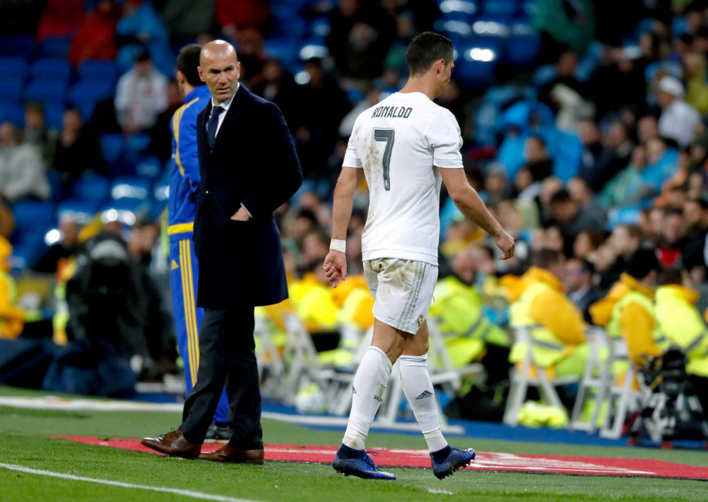 Cristiano Ronaldo se retira lesionado en el partido de Liga BBVA frente al Villarreal | Foto: EFE