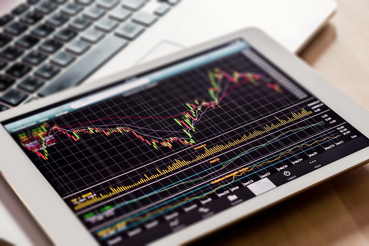 ordenador monitoring negocio finanzas recurso bbva