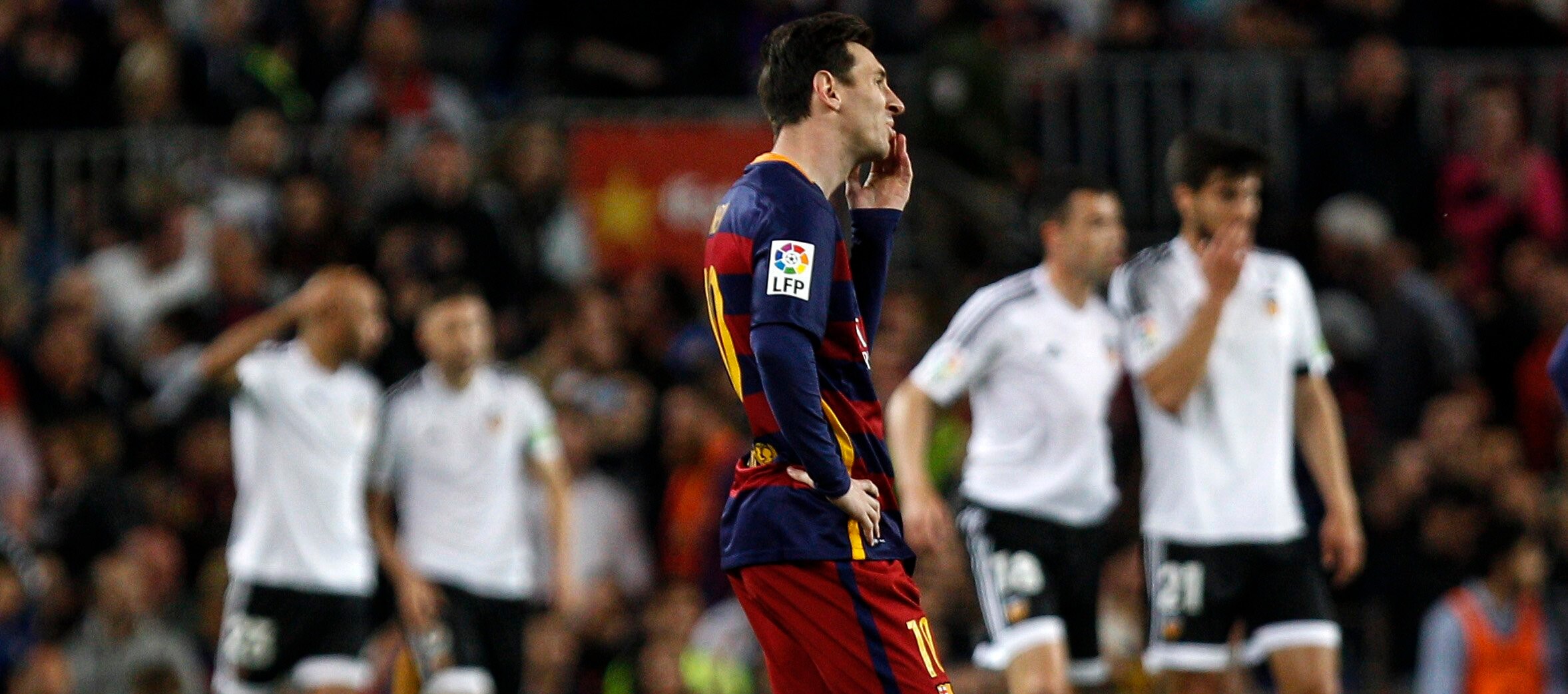 Messi se lamenta durante el partido de Liga BBVA ante el Valencia | Foto: EFE