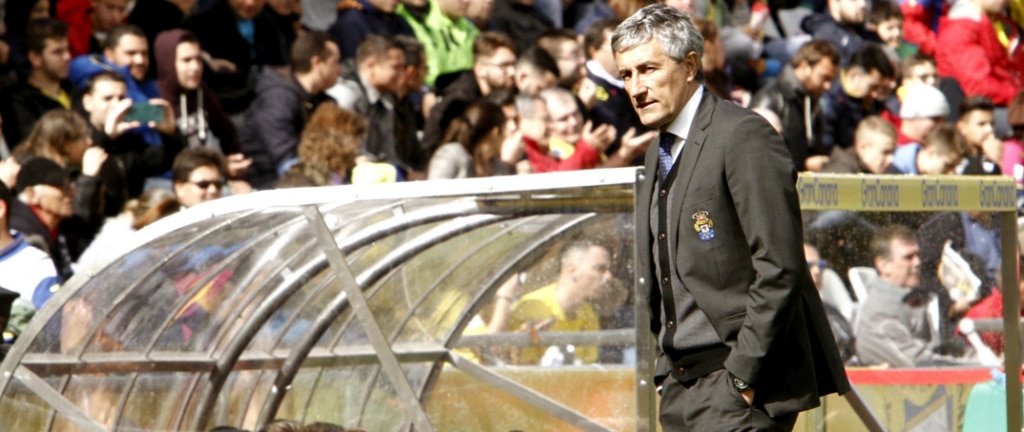 Quique Setién, entrenador de la UD Las Palmas durante un partido de Liga BBVA | Foto: EFE