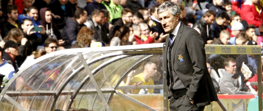 Quique Setién, entrenador de la UD Las Palmas durante un partido de Liga BBVA | Foto: EFE Quique Setién, entrenador de la UD Las Palmas durante un partido de Liga BBVA | Foto: EFE